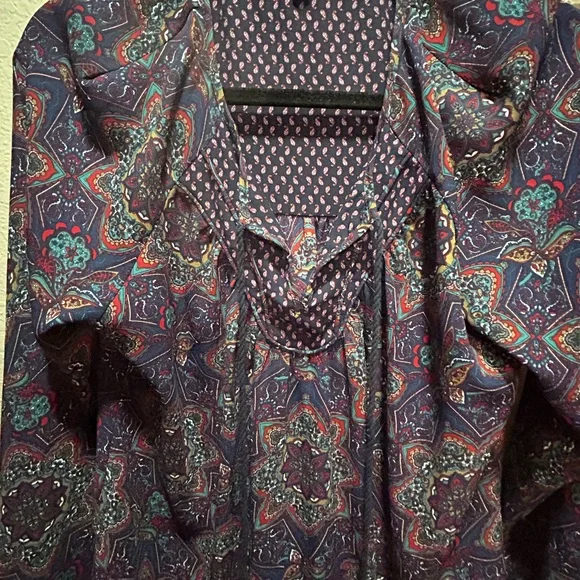 DR2 Multicolor Paisley Blouse - Picture 4 of 7